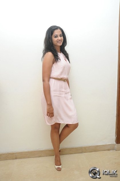 Nanditha-at-Lovers-Movie-Platinum-Disc-Function